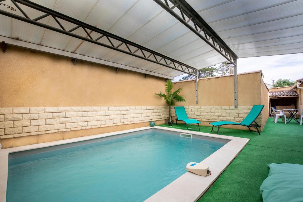 Avec Piscine *